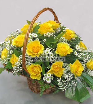 Корзина жёлтых роз