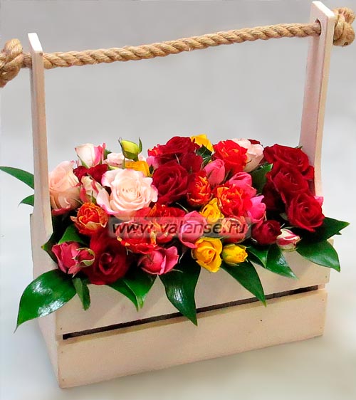 Ящик с розами - доставка цветов Валенсе