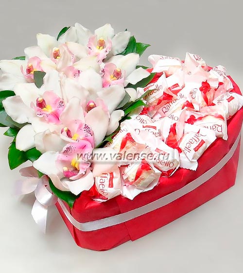 Сердце из Орхидей и Конфет - доставка цветов Валенсе вариант исполнения 1 