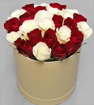 Розы в коробке