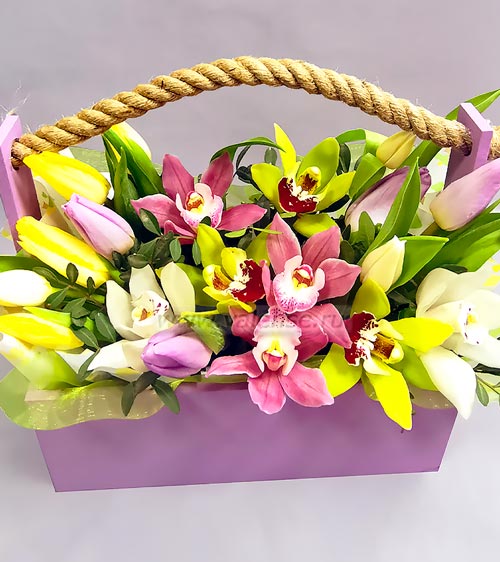Орхидеи с тюльпанами - доставка цветов Валенсе