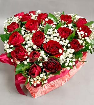 Сердце роз и гипсофилы