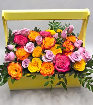 Розы в ящике