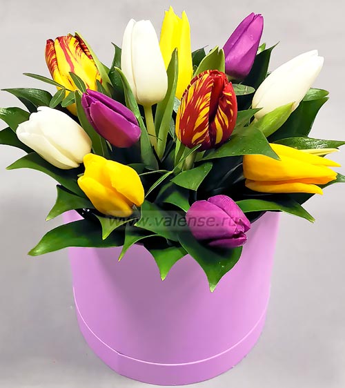 Коробочка тюльпанов - доставка цветов Валенсе