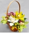 Корзинка орхидей и мимозы Корзинка орхидей и мимозы