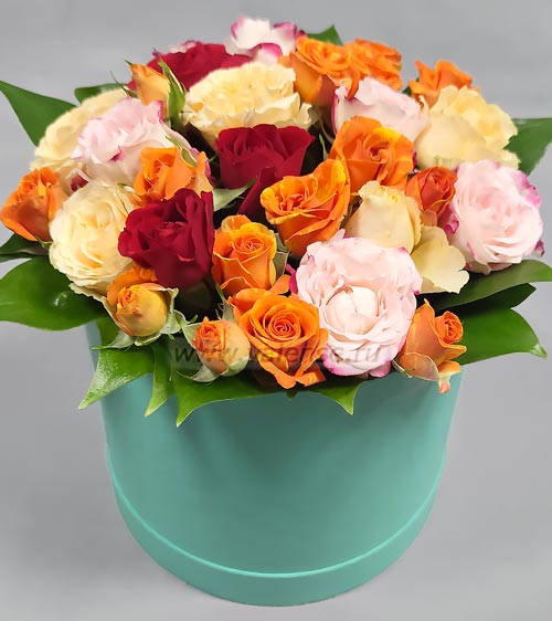 Коробочка кустовых роз - доставка цветов Валенсе вариант исполнения 1 
