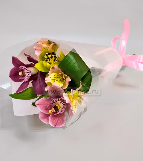 Орхидея и альстромерия - доставка цветов Валенсе вариант исполнения 1 