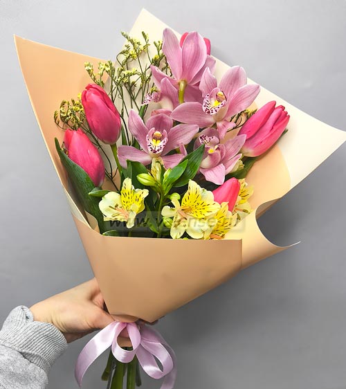 Орхидея, тюльпан - доставка цветов Валенсе вариант исполнения 2 