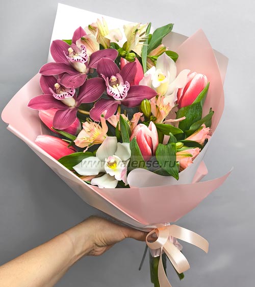 Орхидея, тюльпан - доставка цветов Валенсе вариант исполнения 1 