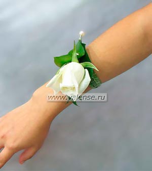 Браслет из цветов S-0587