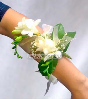 Браслет из цветов S-9625